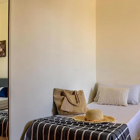 Mari E Amuri شقة جيارديني ناكسوس